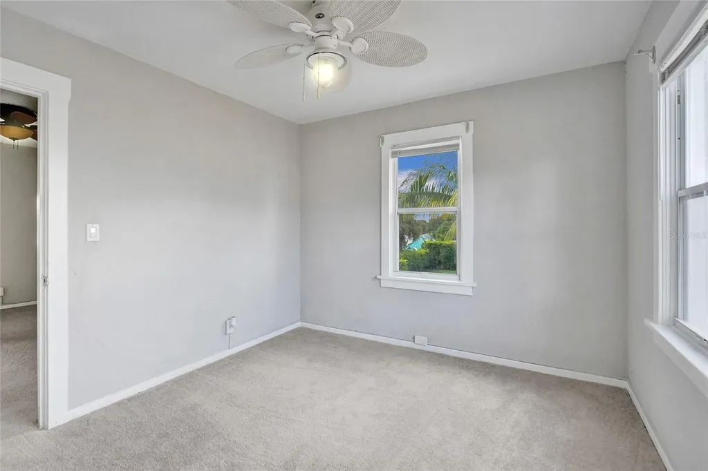 924 Mcintosh Street West Palm Beach FL 33405