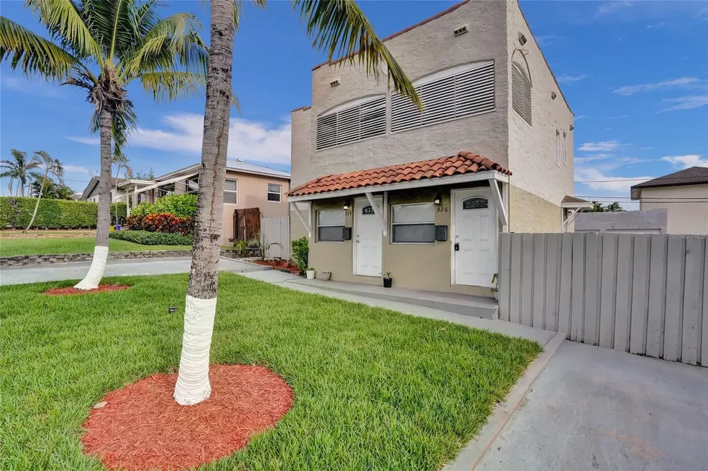 924 Mcintosh Street West Palm Beach FL 33405
