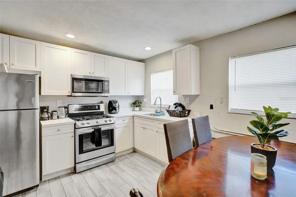 924 Mcintosh Street West Palm Beach FL 33405