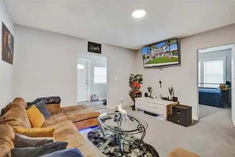 924 Mcintosh Street West Palm Beach FL 33405