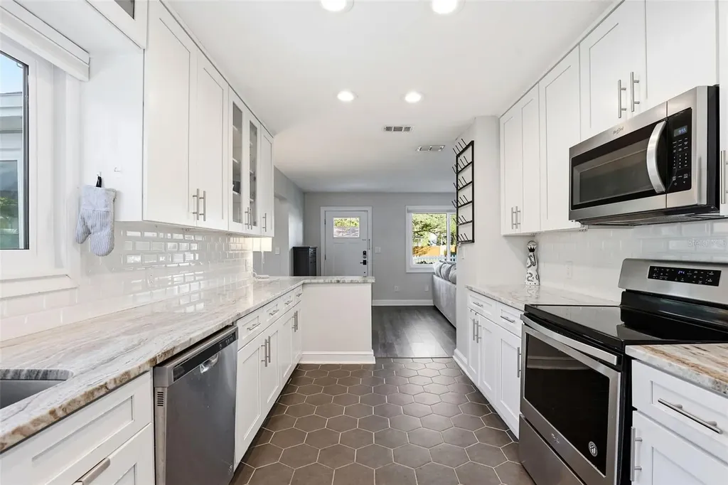 4410 W Euclid Avenue Tampa FL 33629