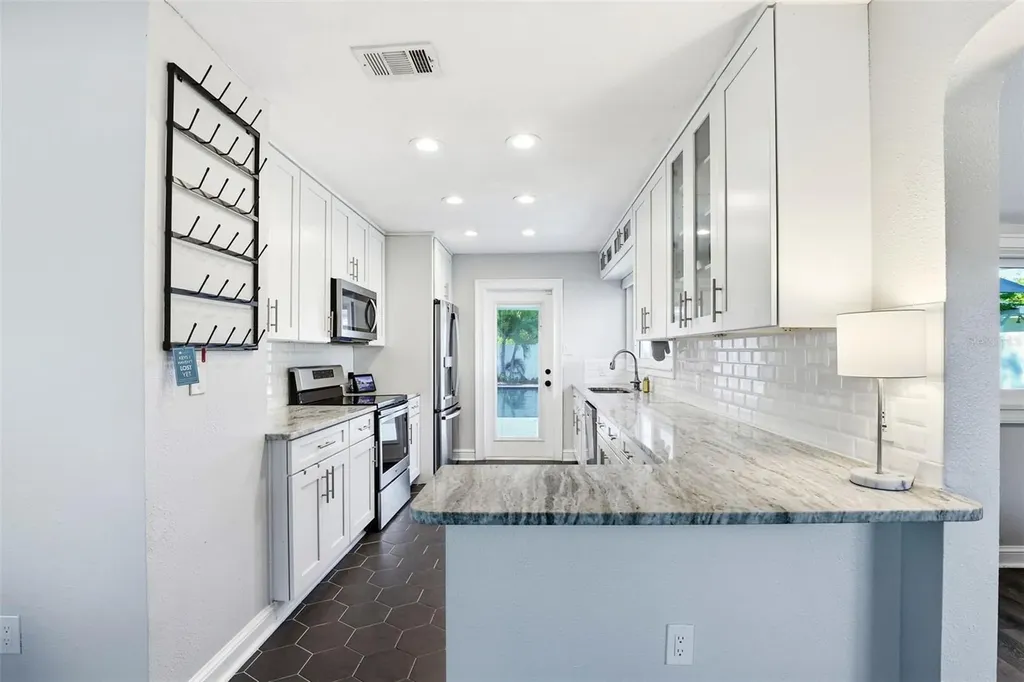4410 W Euclid Avenue Tampa FL 33629