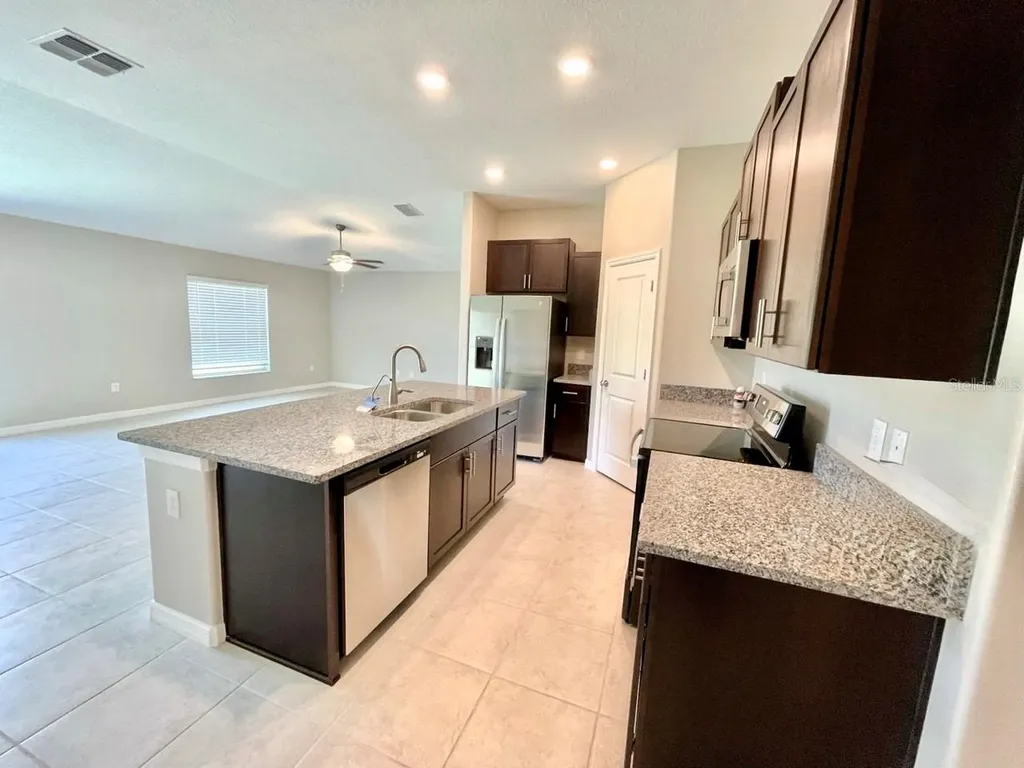 869 Anchor Bend Drive Ruskin FL 33570