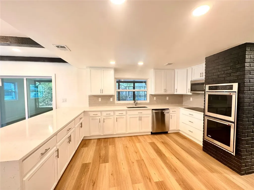 14 Glendale Drive Kissimmee FL 34744