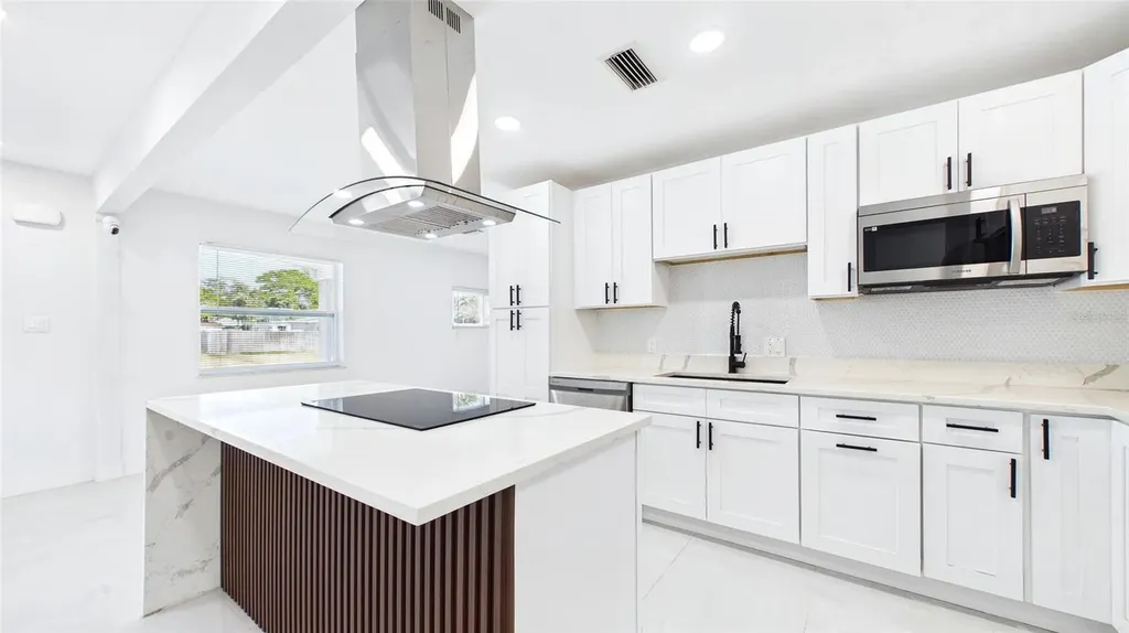 1778 New Hampshire Avenue NE St Petersburg FL 33703