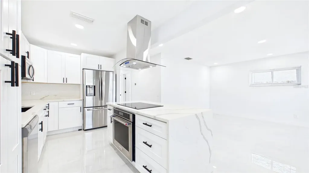 1778 New Hampshire Avenue NE St Petersburg FL 33703