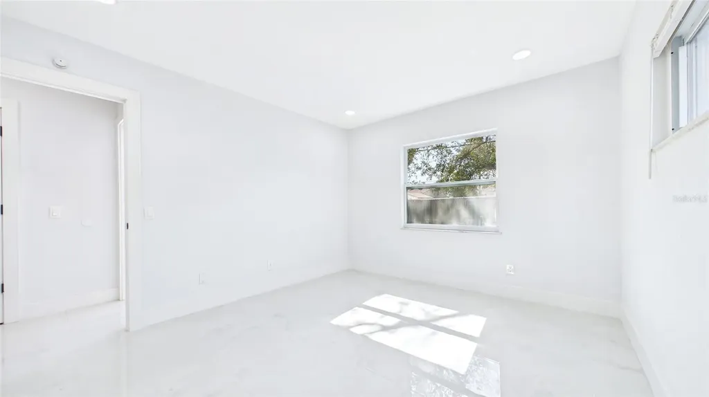 1778 New Hampshire Avenue NE St Petersburg FL 33703