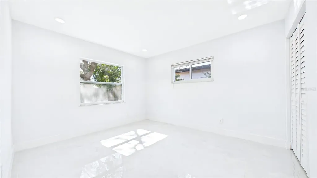 1778 New Hampshire Avenue NE St Petersburg FL 33703