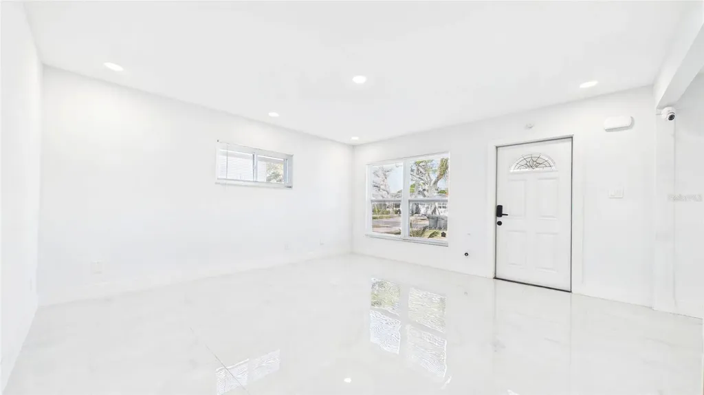 1778 New Hampshire Avenue NE St Petersburg FL 33703