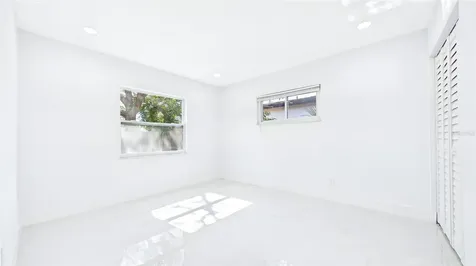 1778 New Hampshire Avenue NE St Petersburg FL 33703