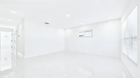 1778 New Hampshire Avenue NE St Petersburg FL 33703