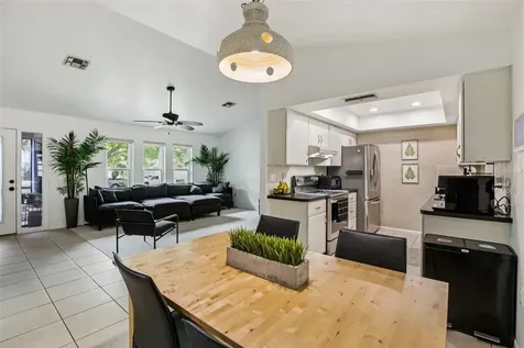 5753 Colonial Oaks Boulevard Sarasota FL 34232