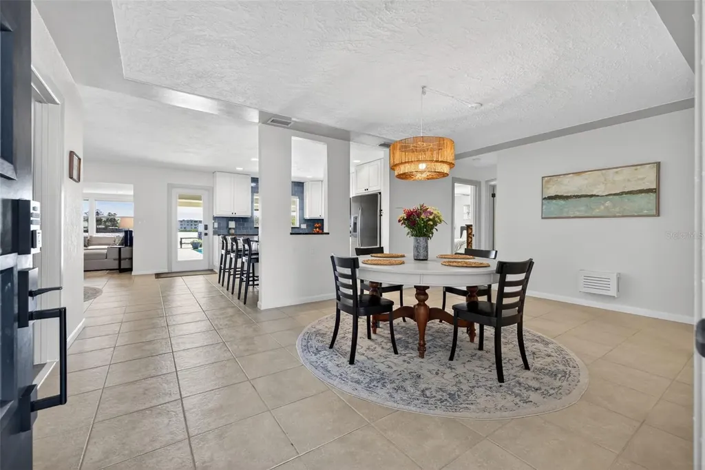 8848 Sunlit Cove Drive NE St Petersburg FL 33702