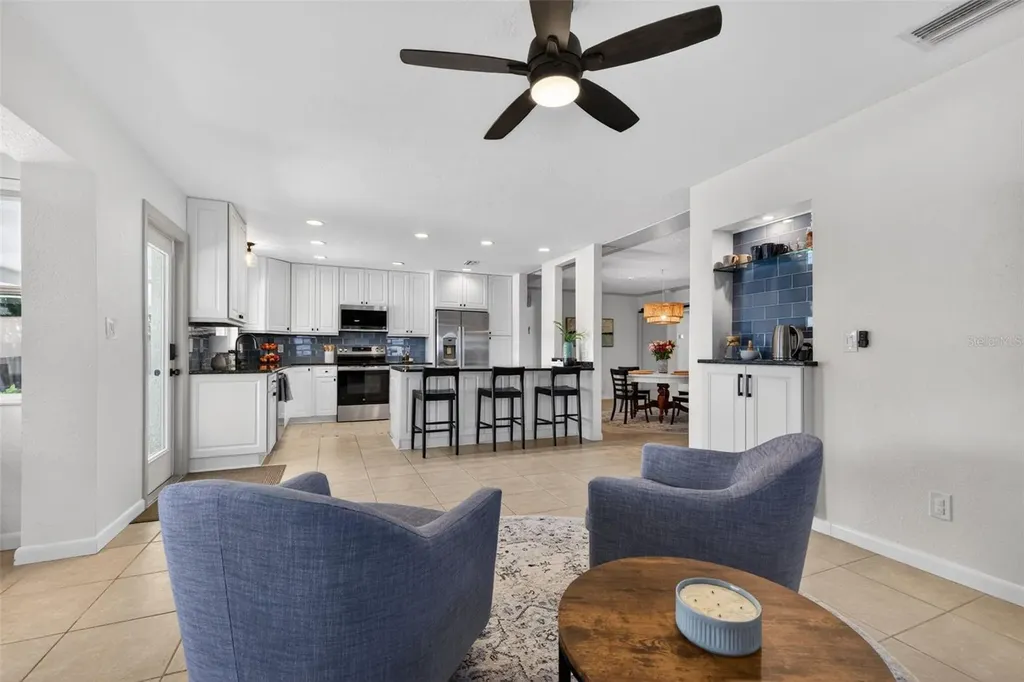 8848 Sunlit Cove Drive NE St Petersburg FL 33702