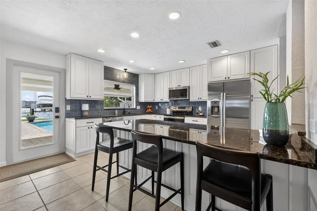 8848 Sunlit Cove Drive NE St Petersburg FL 33702