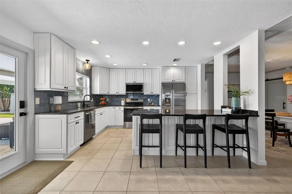 8848 Sunlit Cove Drive NE St Petersburg FL 33702