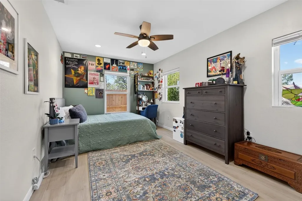 8848 Sunlit Cove Drive NE St Petersburg FL 33702