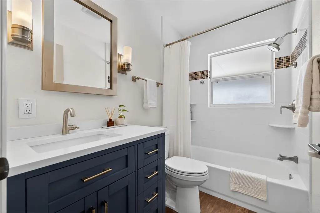 8848 Sunlit Cove Drive NE St Petersburg FL 33702
