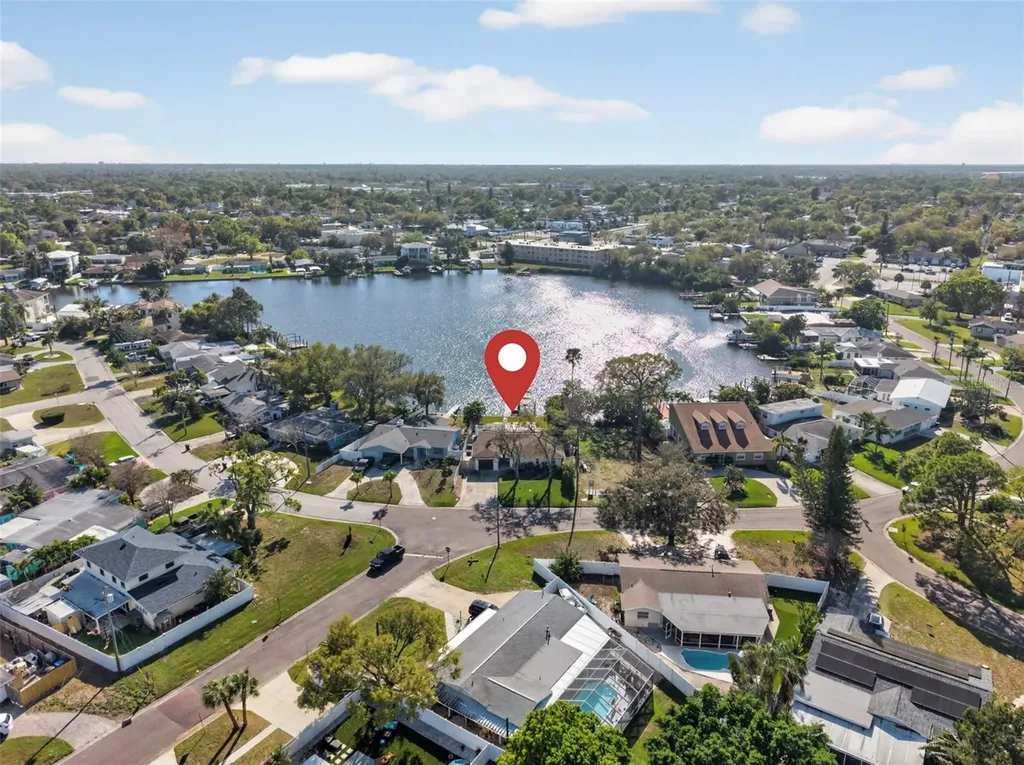 8848 Sunlit Cove Drive NE St Petersburg FL 33702