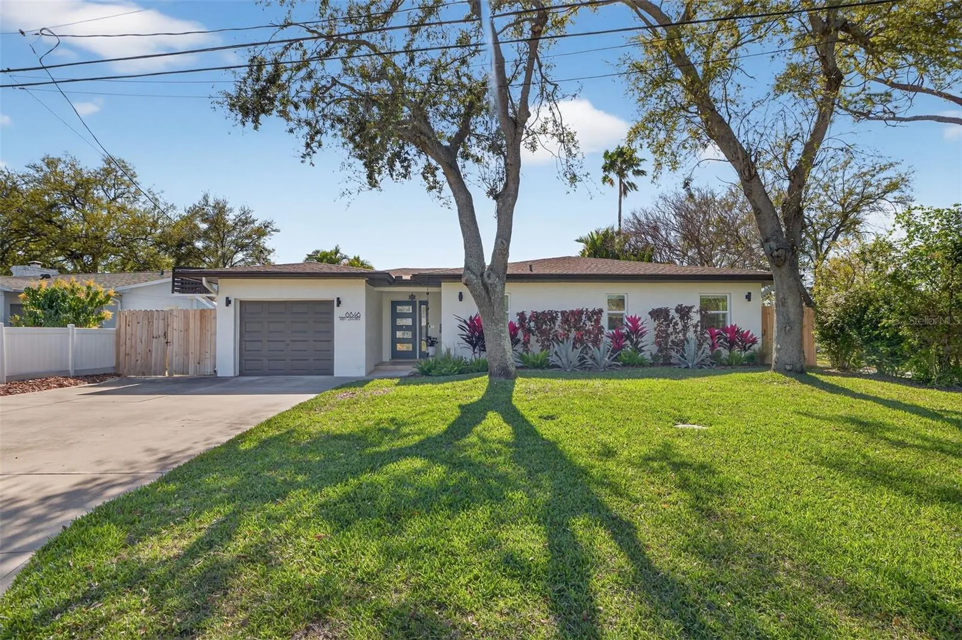 8848 Sunlit Cove Drive NE St Petersburg FL 33702