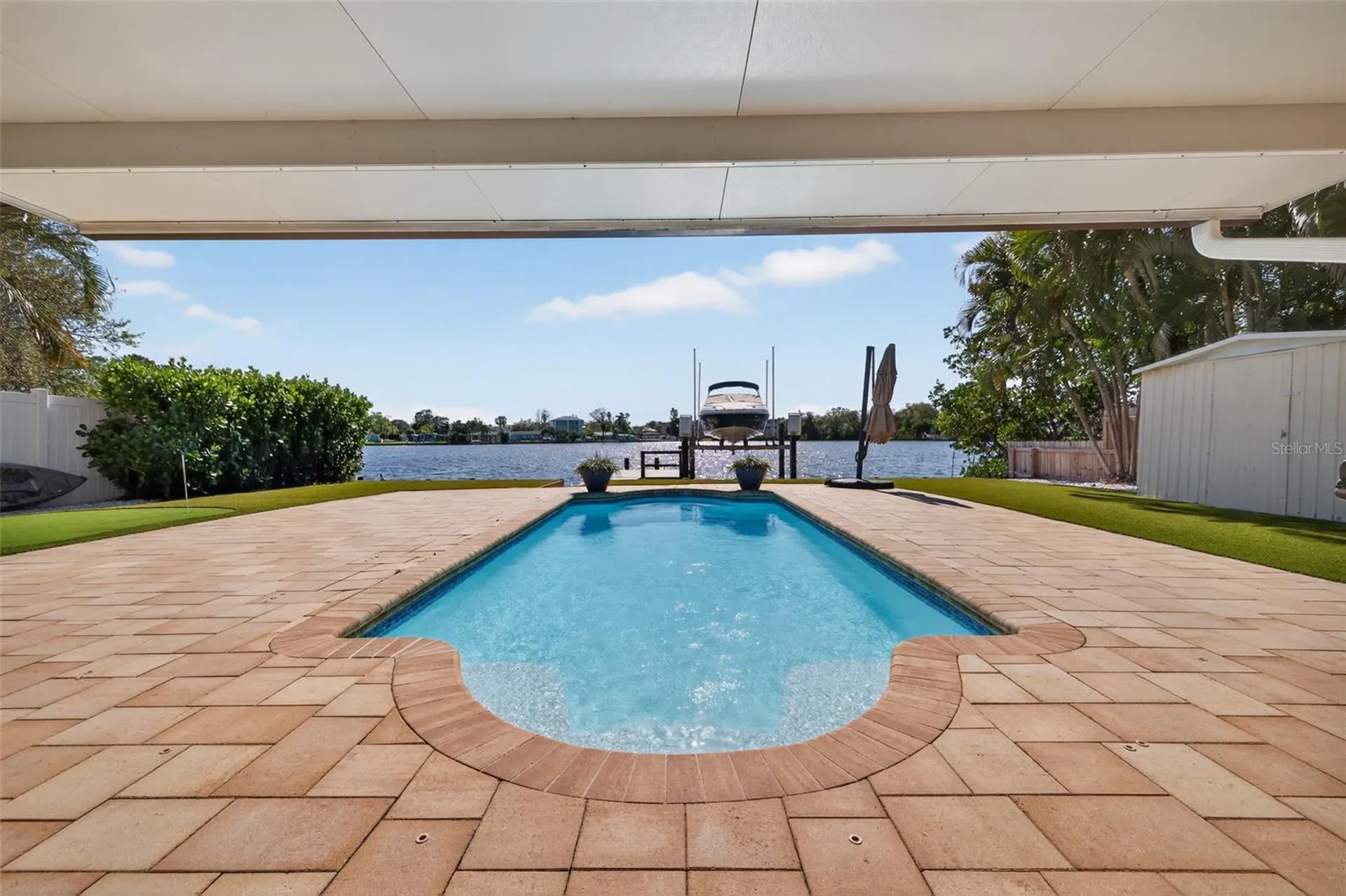 8848 Sunlit Cove Drive NE St Petersburg FL 33702