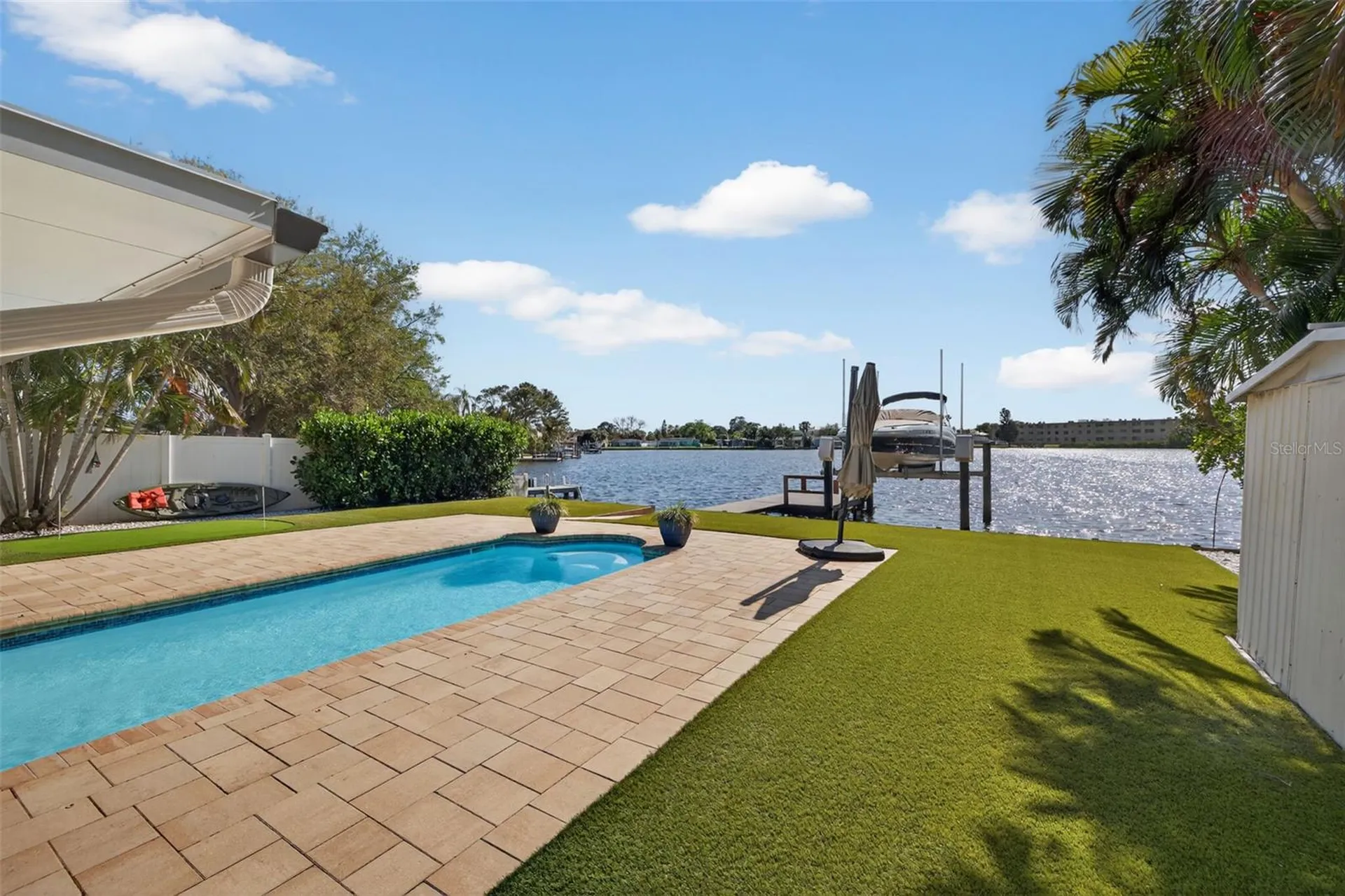 8848 Sunlit Cove Drive NE St Petersburg FL 33702
