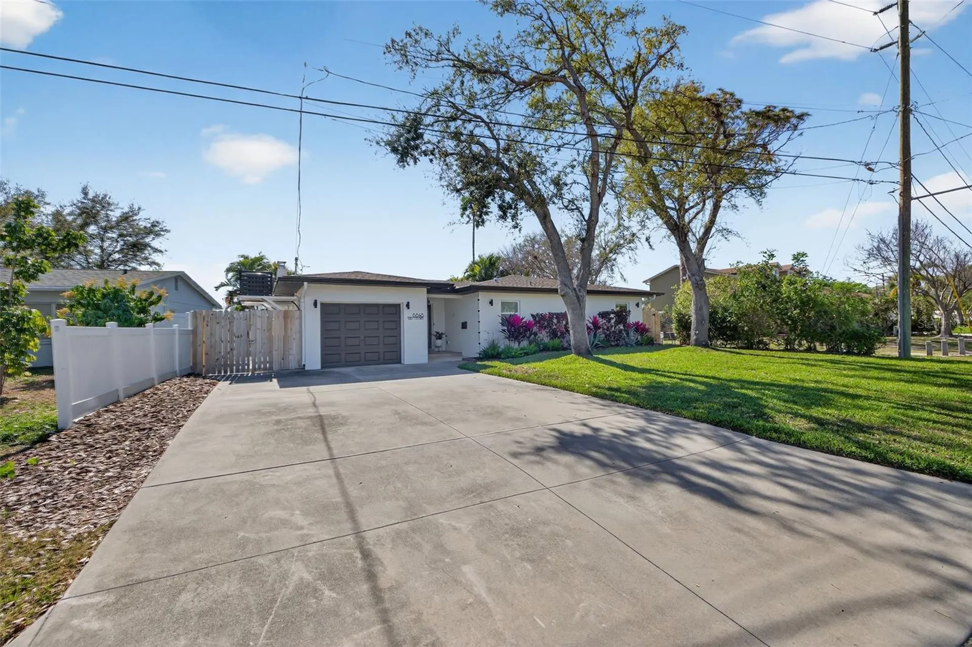 8848 Sunlit Cove Drive NE St Petersburg FL 33702
