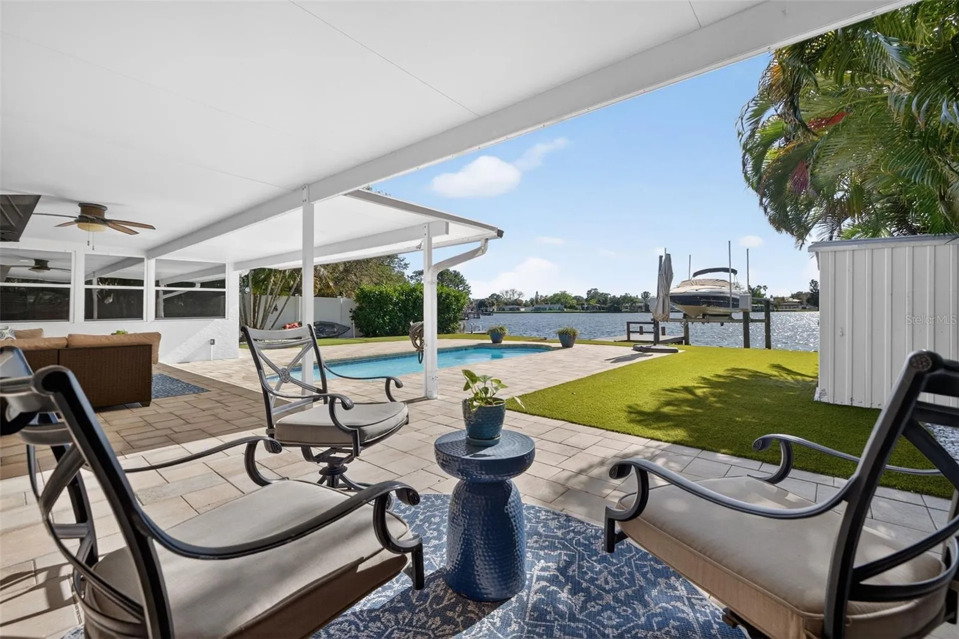 8848 Sunlit Cove Drive NE St Petersburg FL 33702