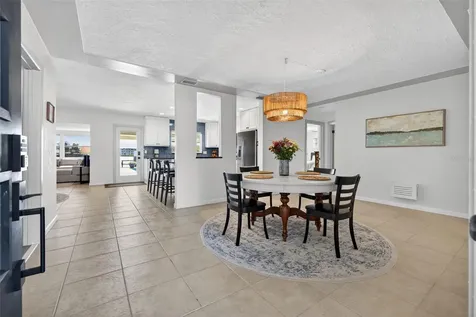 8848 Sunlit Cove Drive NE St Petersburg FL 33702
