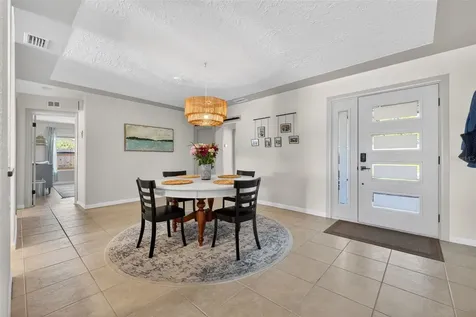 8848 Sunlit Cove Drive NE St Petersburg FL 33702