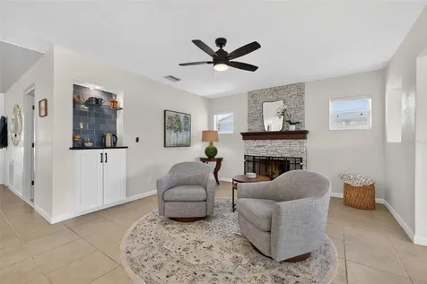 8848 Sunlit Cove Drive NE St Petersburg FL 33702
