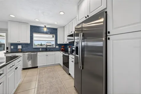 8848 Sunlit Cove Drive NE St Petersburg FL 33702