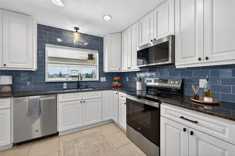 8848 Sunlit Cove Drive NE St Petersburg FL 33702