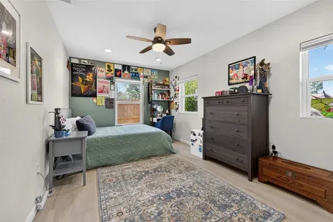 8848 Sunlit Cove Drive NE St Petersburg FL 33702
