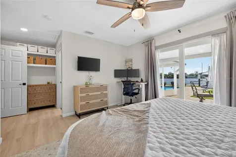 8848 Sunlit Cove Drive NE St Petersburg FL 33702