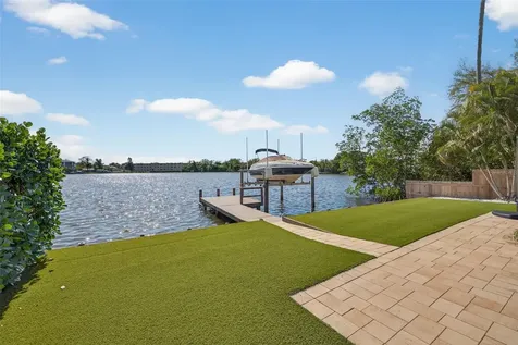 8848 Sunlit Cove Drive NE St Petersburg FL 33702
