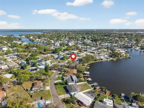 8848 Sunlit Cove Drive NE St Petersburg FL 33702