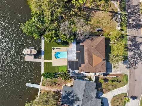 8848 Sunlit Cove Drive NE St Petersburg FL 33702