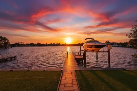 8848 Sunlit Cove Drive NE St Petersburg FL 33702