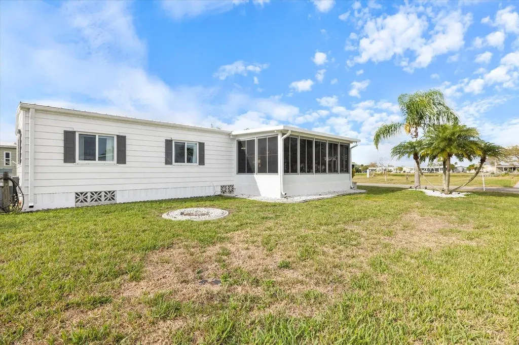 522 Parkwood Avenue North Port FL 34287