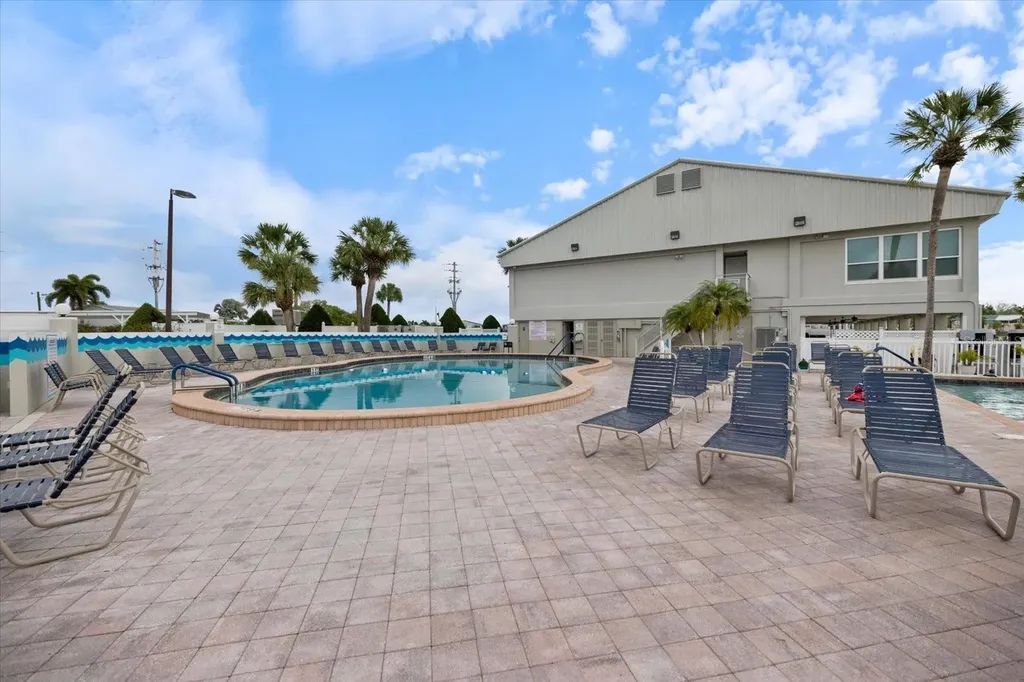 522 Parkwood Avenue North Port FL 34287