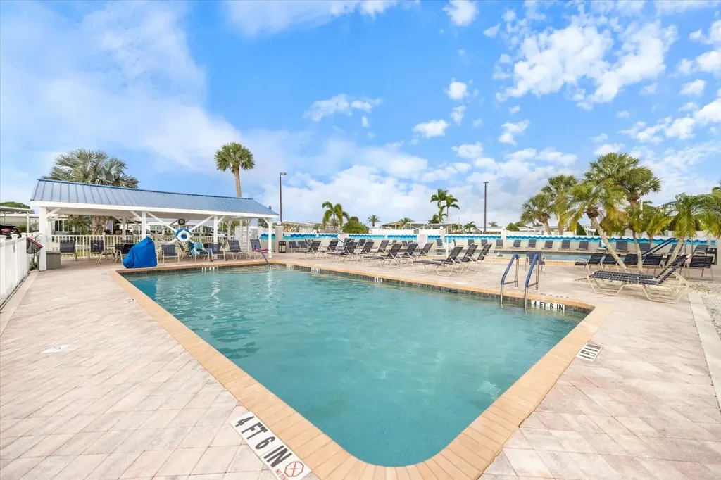 522 Parkwood Avenue North Port FL 34287