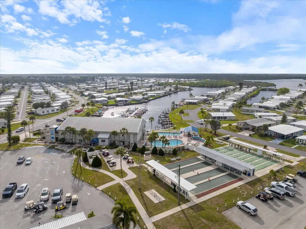 522 Parkwood Avenue North Port FL 34287