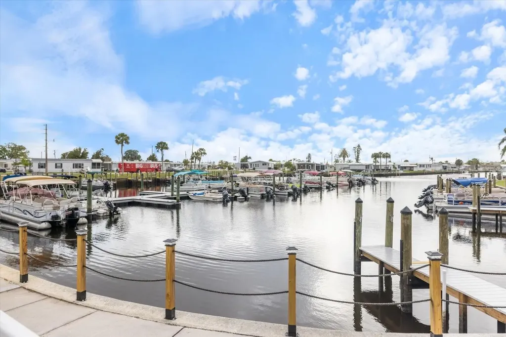 522 Parkwood Avenue North Port FL 34287