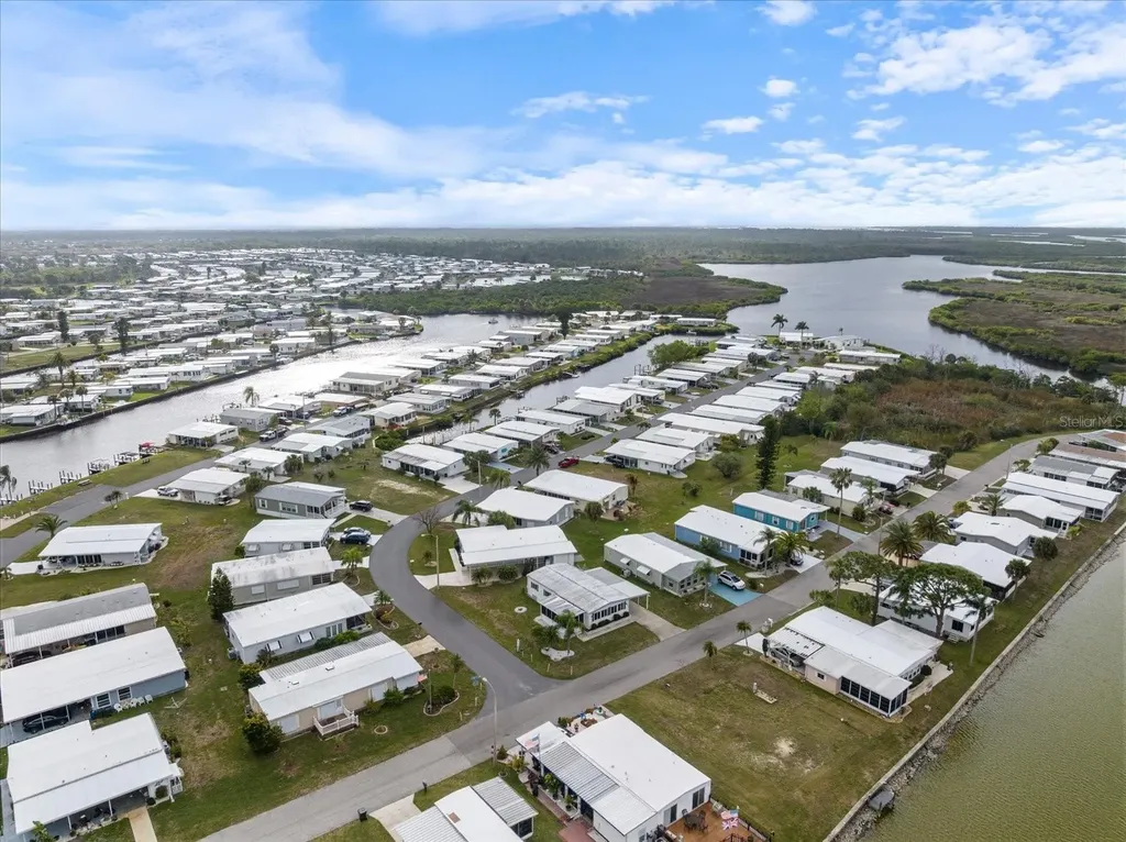 522 Parkwood Avenue North Port FL 34287