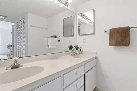 1628 Clower Creek Drive Sarasota FL 34231