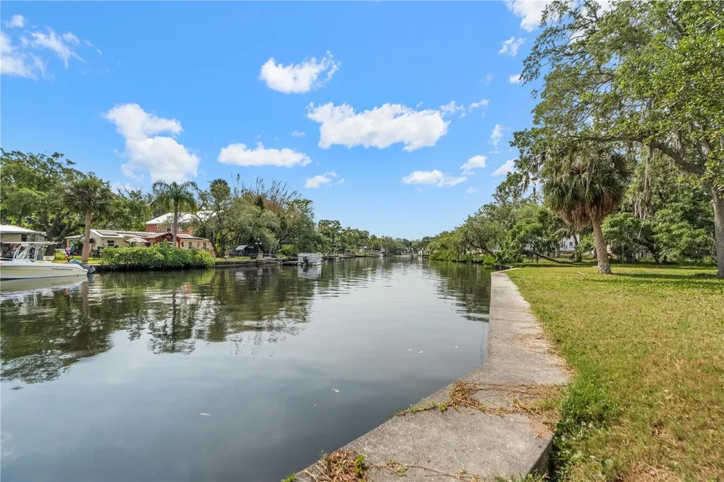 5822 River Road New Port Richey FL 34652