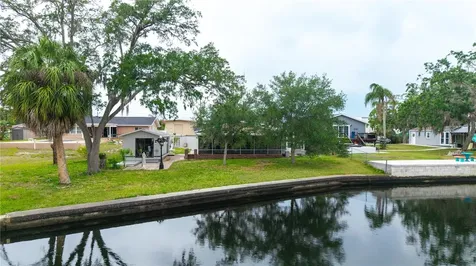 5822 River Road New Port Richey FL 34652