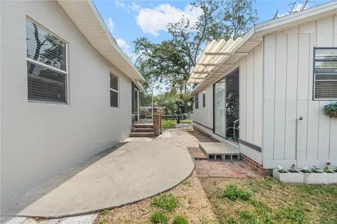 5822 River Road New Port Richey FL 34652