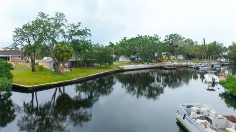 5822 River Road New Port Richey FL 34652